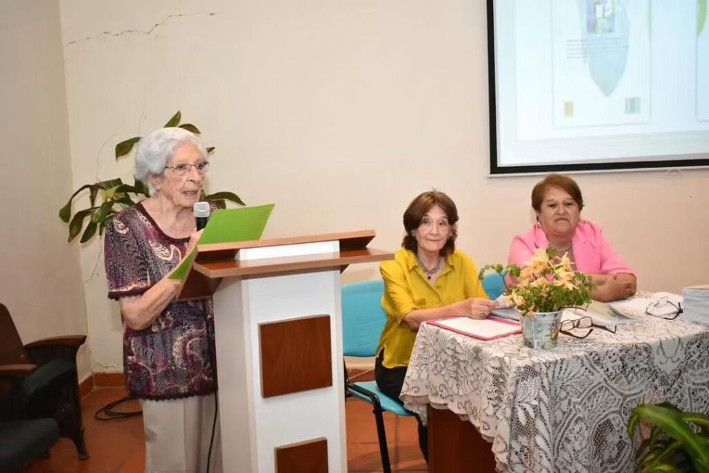 Braña denuncia por ciberacoso a una exdocente y pide medidas judiciales