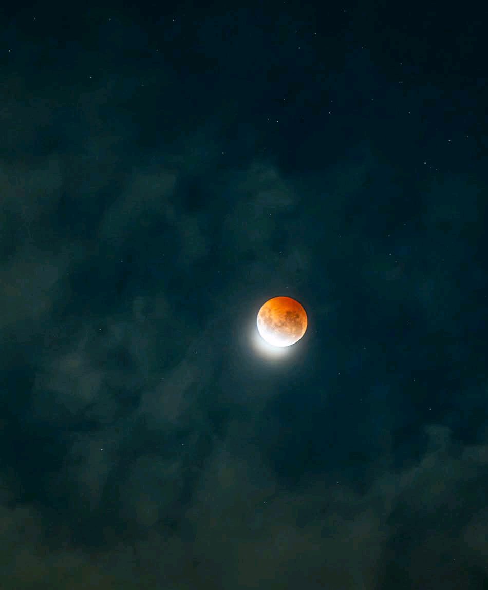 La Luna de Sangre se dejó ver en Rosario