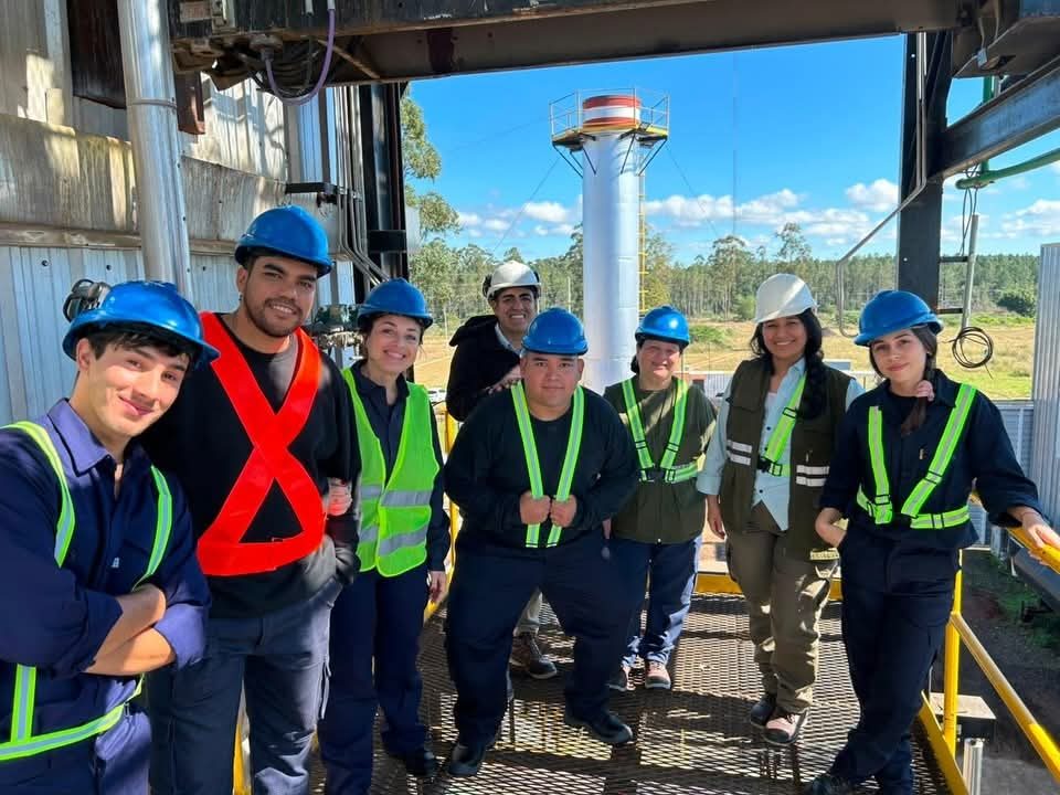 Estudiantes de Ituzaingó suman prácticas en foresto industria, energía y puertos