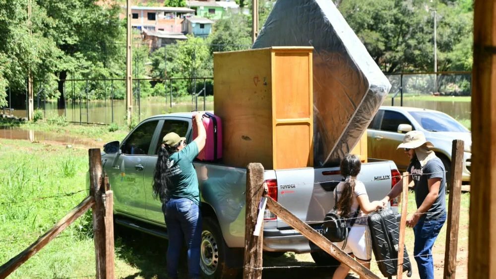 Itaipú evacúa a familias en Ciudad del Este por la crecida del Paraná