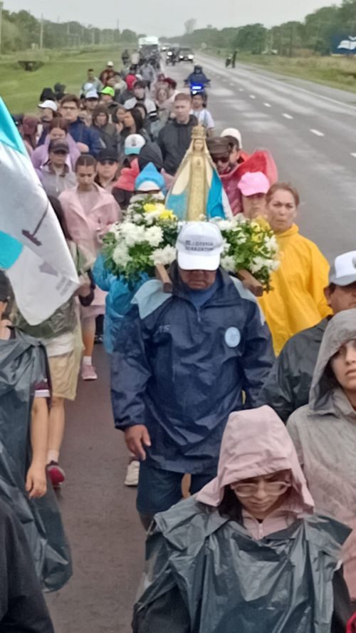 La UNNE peregrina a Itatí con apoyo sanitario y de fuerzas de seguridad