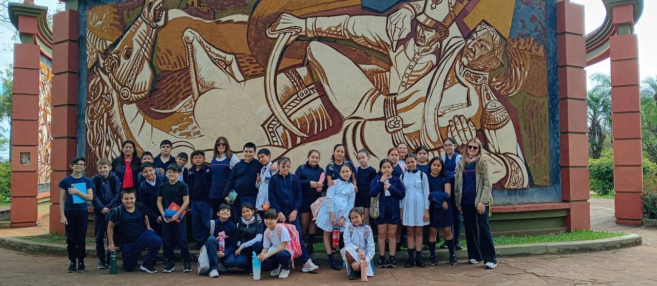 Alumnos de 5° grado visitaron el homenaje a San Martín