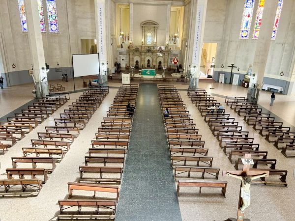Colecta en Itatí para restaurar los 150 bancos de la basílica