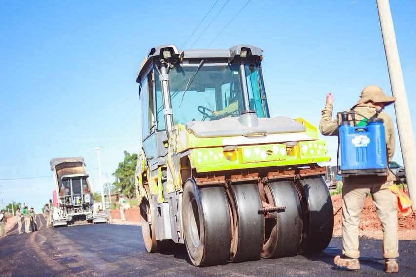 Asfaltan calle Ñandú, acceso clave a industria en Santo Tomé
