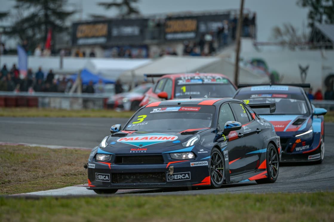 Girolami lidera en Posadas y la tormenta suspende la Q2 del TCR
