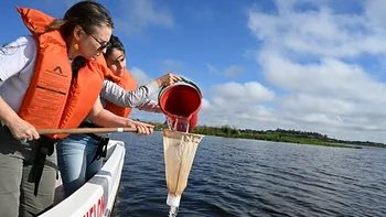Buscan microplásticos en ríos y lagunas del NEA