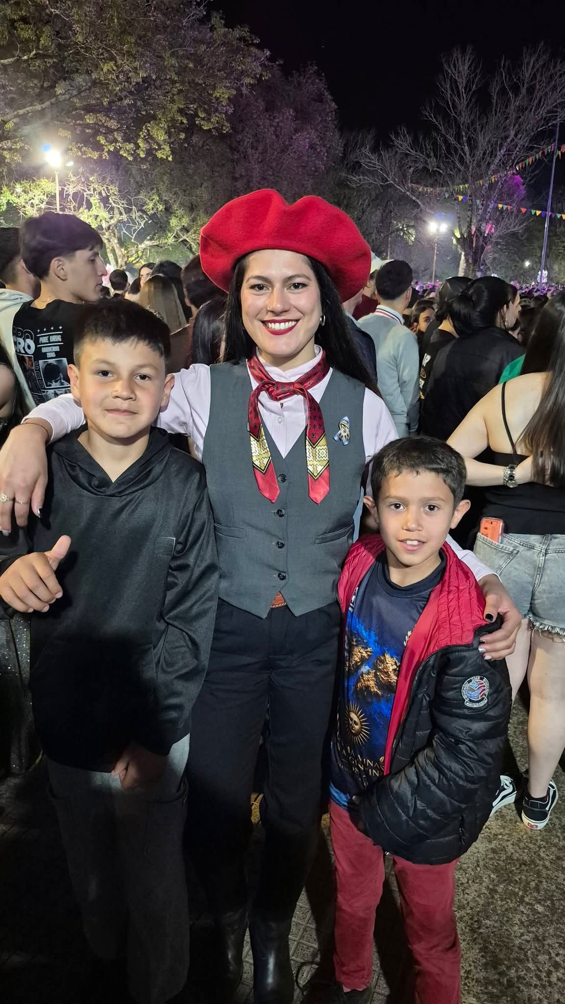 Gaucha Mala se mostró con vecinos en el aniversario de Santo Tomé