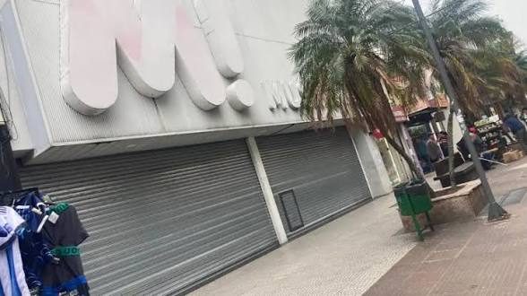 Musimundo cierra y empleados temen no cobrar sueldos
