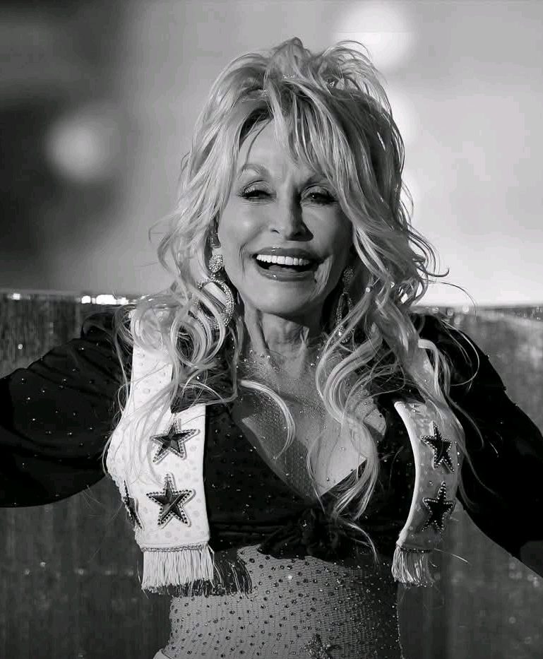Murió Dolly Parton, ícono del country, a los 80 años