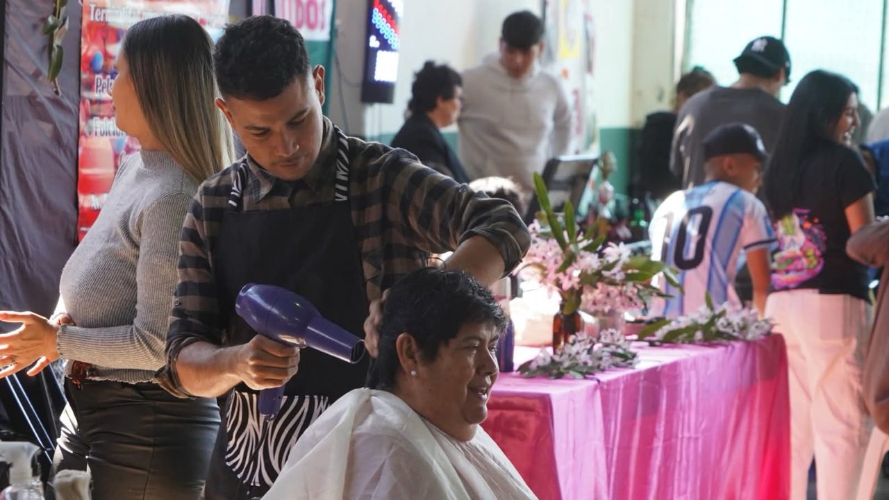 Peluqueros y barberos de las EPJA mostraron su talento