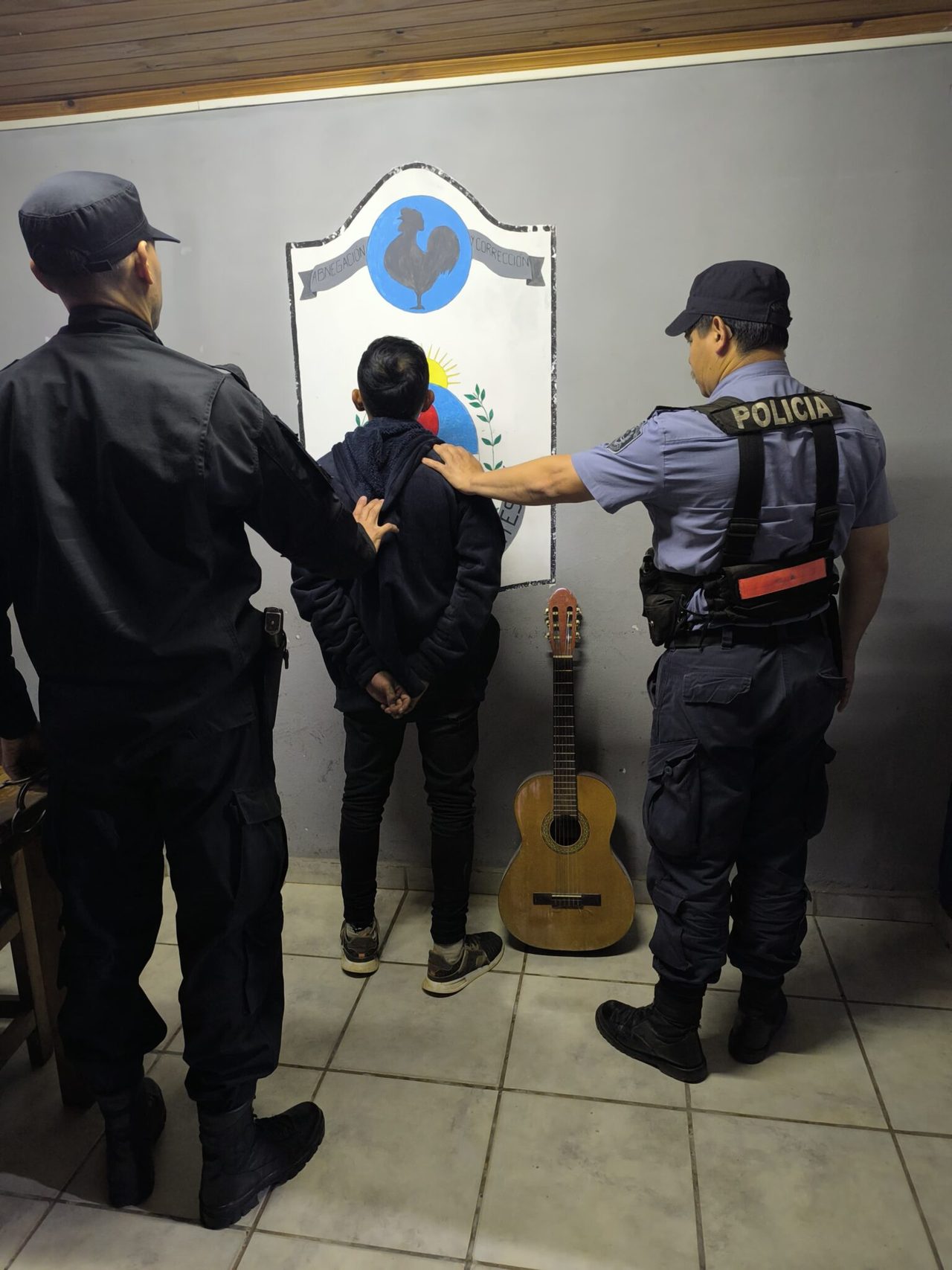 Detuvieron a Chuky Almada por el robo de una guitarra y un parlante