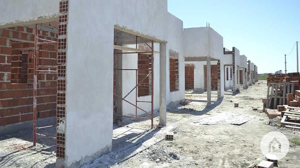 Obreros denuncian despidos y sueldos impagos en obra del INVICO