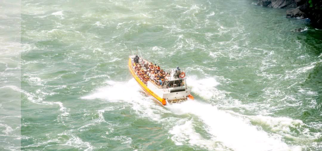 Turista neerlandés muere al volcar una lancha en Iguazú