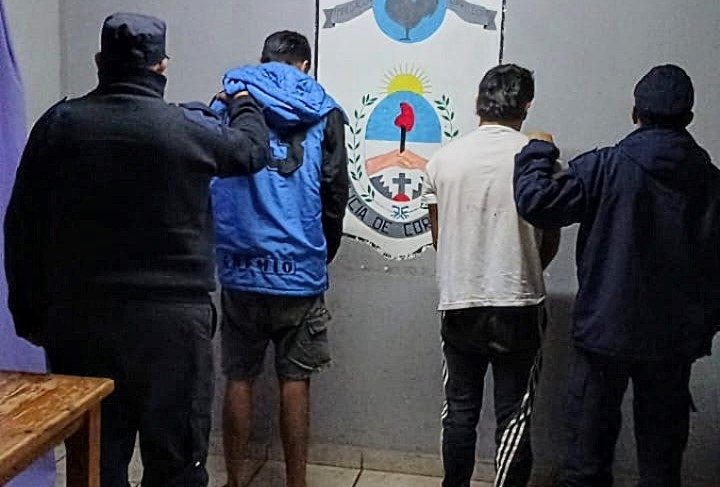 Detuvieron a asaltantes tras forcejeo en comercio de Tablada
