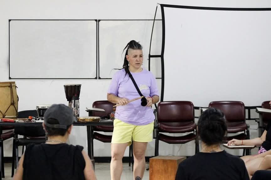 Taller gratuito enseñó ritmos de candombe y chamamé con tambores