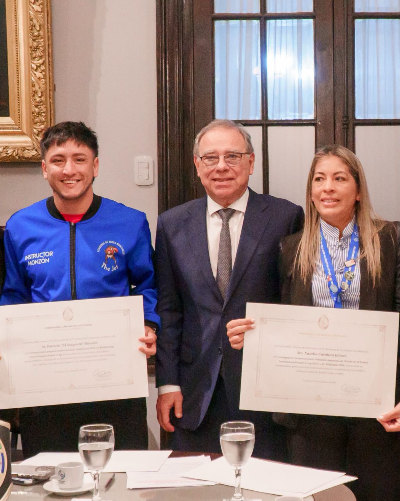 Diputados de Corrientes distinguió a dos campeones deportivos
