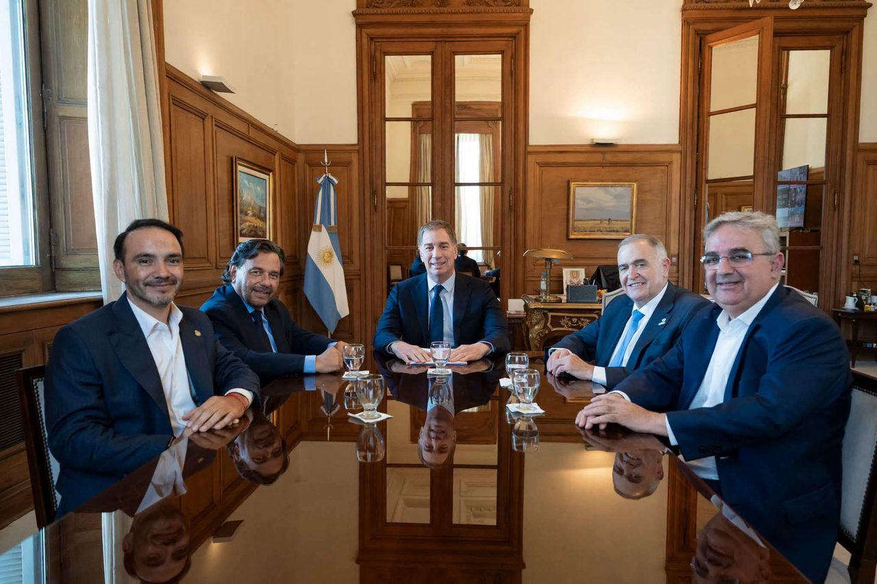 Valdés se reunió con Santilli y gobernadores del Norte Grande