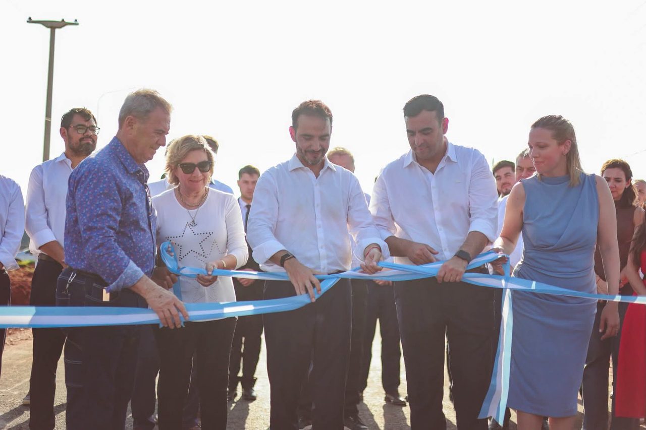 Inauguraron el acceso pavimentado al Complejo Industrial Zozzoli