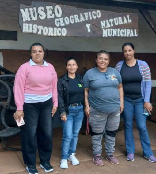 Estudiantes visitaron el Museo Virasoro por un trabajo escolar