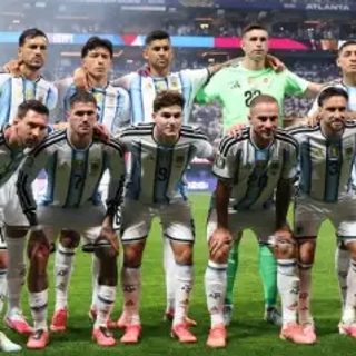 Argentina definió la camiseta que usará en la final ante España