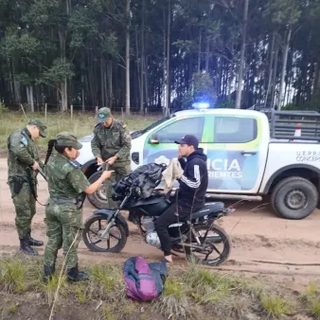 Detienen a un hombre armado en un control rural en Concepción