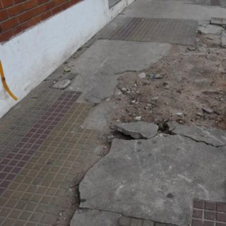 Corrientes busca declarar la emergencia de las veredas por dos años