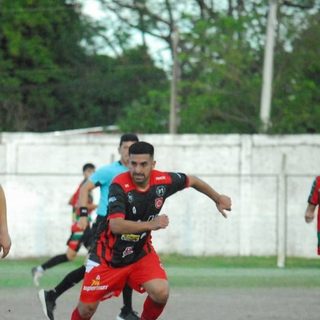 Cambá Cuá lidera el Oficial tras la fecha 14