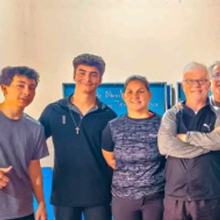 Capacitación de tenis de mesa con entrenadores de Regatas Corrientes