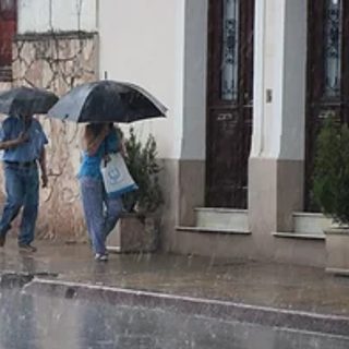 Corrientes bajo doble alerta por tormentas fuertes