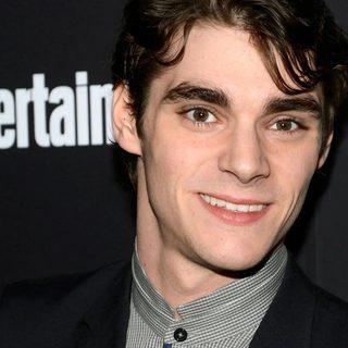 RJ Mitte, actor de Breaking Bad, murió por suicidio a los 34 años