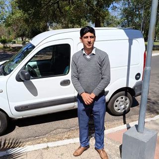 La Provincia entregó una camioneta a Garaví