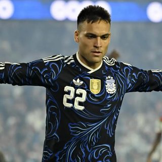 Lautaro Martínez igualó a Agüero y es el tercer goleador histórico de Argentina