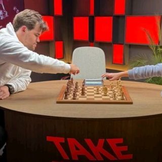 Faustino Oro, de 12 años, le ganó una partida a Carlsen