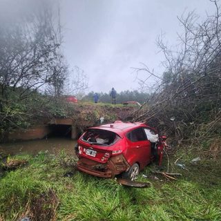 Choque frontal con un camión deja dos muertos en Ruta 14