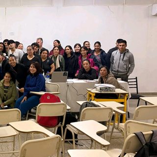 Charla sobre dengue en el Instituto de Formación Docente