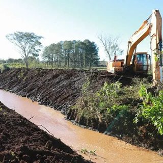 Limpian canales pluviales antes de las lluvias del Niño
