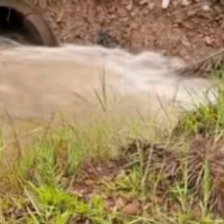 La Municipalidad de Santo Tomé limpia desagües y pide colaboración vecinal