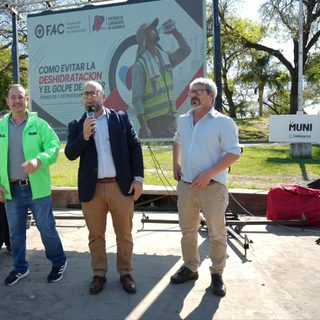 Capacitan en RCP a 200 trabajadores del estacionamiento medido