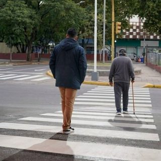 Campaña vial para proteger a peatones mayores