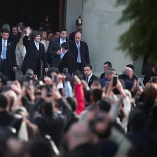 Milei apura reformas económicas y pactos con gobernadores