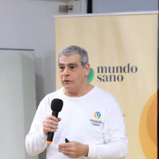 Charla sobre prevención del dengue en la Casa del Bicentenario