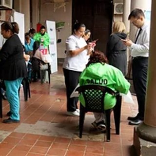 Vacunan a los empleados municipales de Corrientes