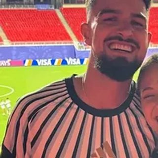 El correntino Flaco López debutó con gol y despertó rumores de romance