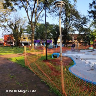 Avanza la renovación de la Plaza Libertad en Virasoro