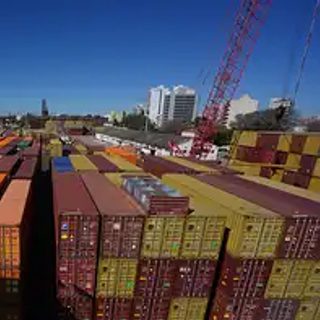 Llegaron a Corrientes los contenedores para la primera planta de CLT
