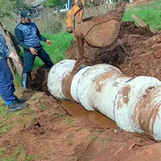 Obras de desagüe en calle Henrrich, barrio Narciso Vega
