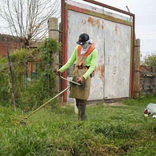 Limpieza y zanjeo en cuatro barrios ante llegada de El Niño