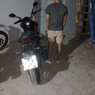 Un policía de adicional frustró un robo a una motociclista