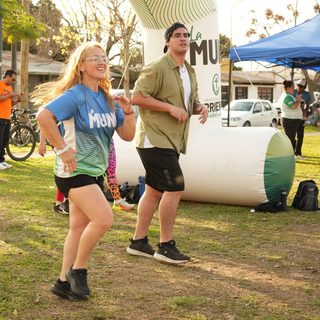 Zumba gratuita convocó vecinos en el Barrio 17 de Agosto