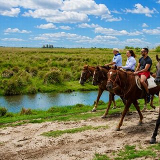 Loreto llevó su oferta de aves y naturaleza a la feria de turismo
